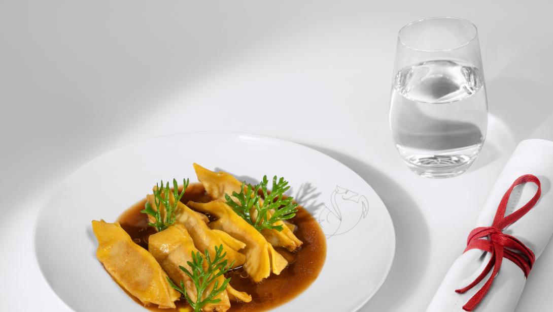 (4) Mory Sacko La Premiere dish © Air France