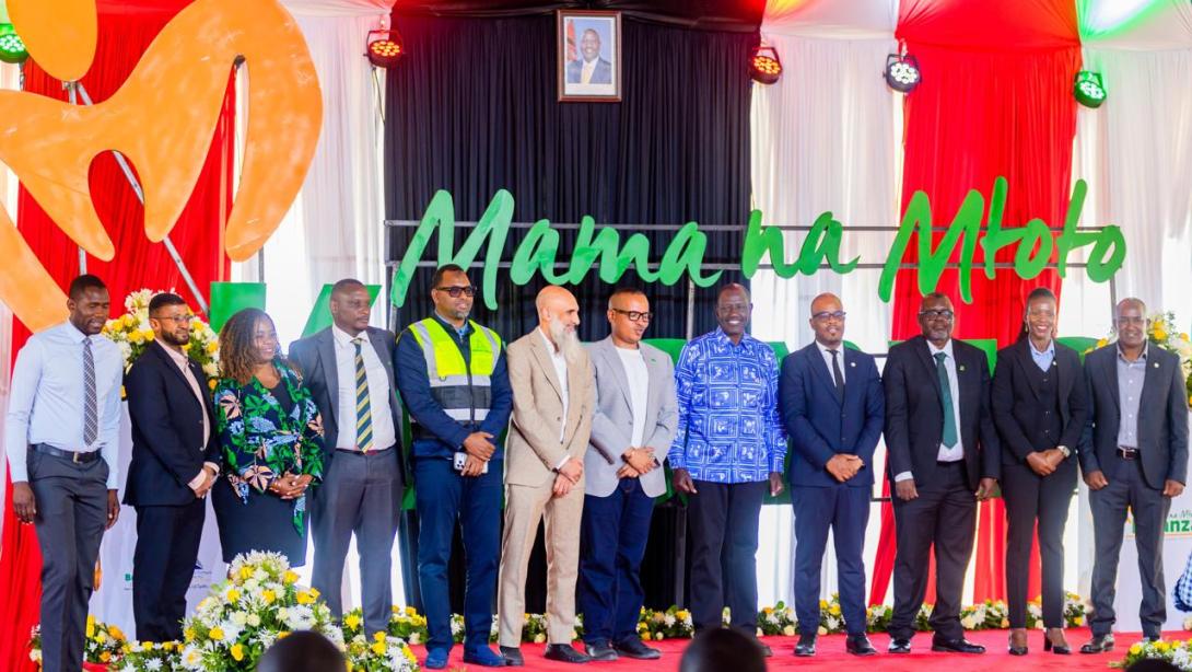 President William Ruto and Amsons Group Managing Director, Edha Nahdi together with delegation from the Amsons Group Management team pose for a group photo during the laying of the foundation stone for the first Amsons Group Mother and Child Level 4 Hospital in Chebunyo, Bomet County.