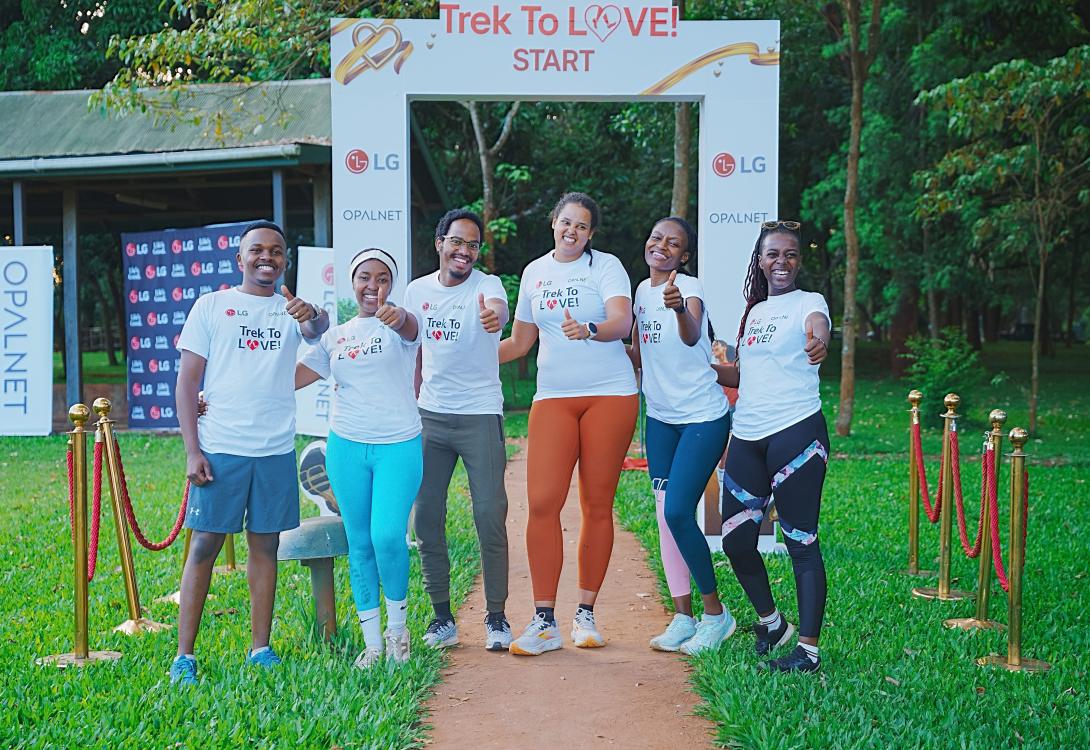 (L-R) LG Electronics East Africa Head of Marketing, Jane Kariuki, awards Monique Abok and Winnie Opiyo, second runners-up of the #TrekToLove challenge, with an LG Soundbar. She is joined by Opalnet Business Development Manager, Brijesh Kumar, and LG Electronics East Africa Media Solutions Product Manager, Seongsu Kim during the grand finale held at Karura Forest. The duo completed the obstacle course that tested teamwork, communication and resilience.
