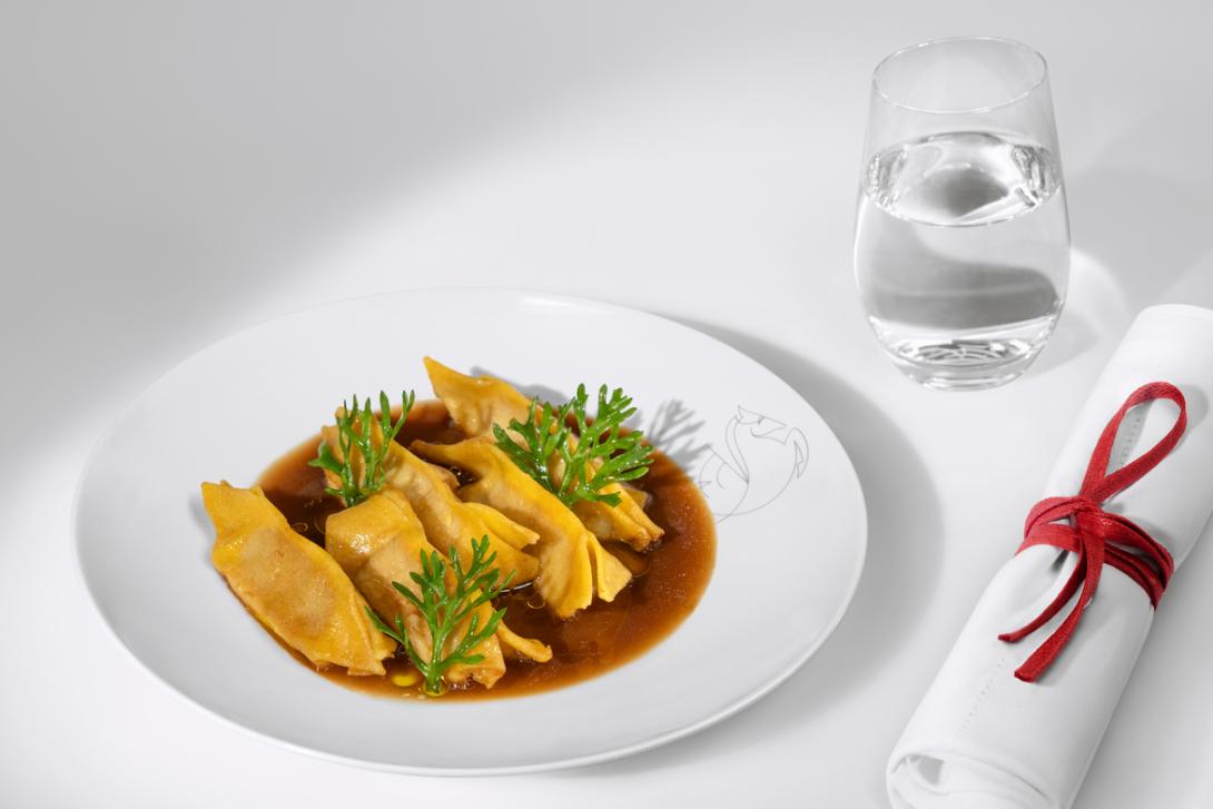 (4) Mory Sacko La Premiere dish © Air France